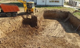 Рытье котлованов под фундамент в Верхнем Уфалее – цена от 2571 руб. за м3 | 2Землекопа-Врф